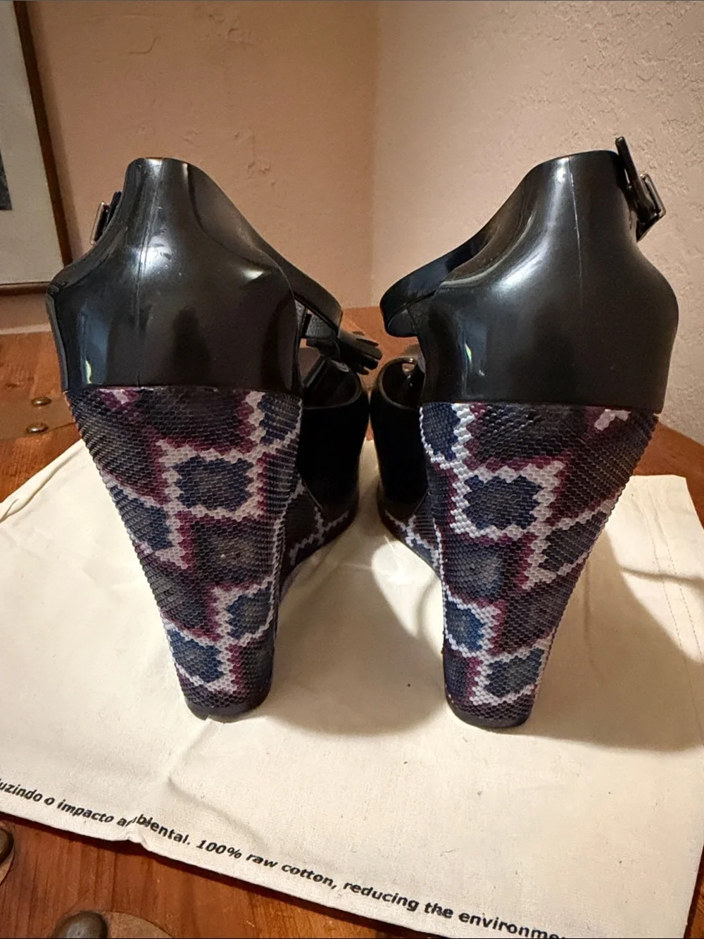 Melissa glossy black
